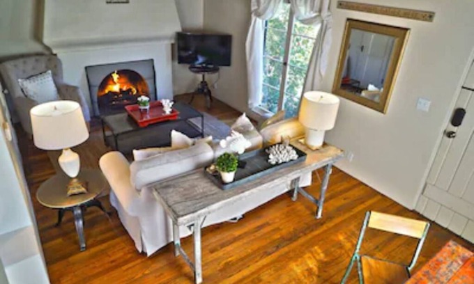 Laguna Beach Cottage | Charming Green Cottage blocks to Beach and Village