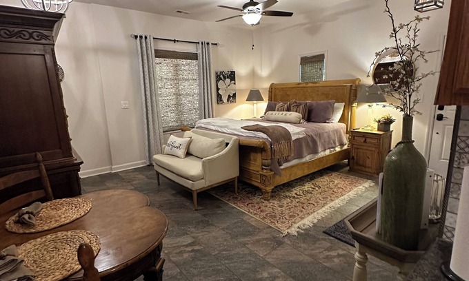 Old Town House | Charming Guest House - Walk to Village