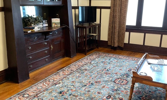 Downtown Riverside House | Charming Guest House