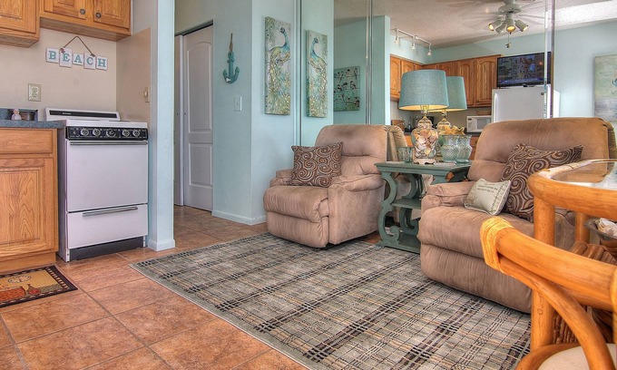 Belleair Beach Condo | Charming Gulf front condo with views of Belleair Beach, outdoor pool, central AC