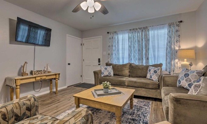 Gulfport House | Charming Gulfport Escape Half-Mile to Beach!