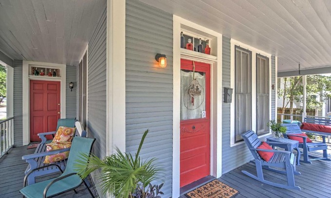 Gulfport House | Charming Gulfport Getaway Only 3 Blocks to Beach!