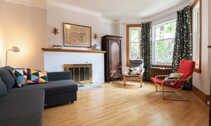 Cote-Des-Neiges—Notre-Dame-De-Grace Apartment | Charming Heritage Home in NDG