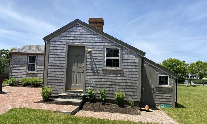 Nantucket Town Cottage | Charming Historic Downtown Cottage