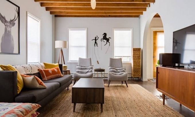 Kingston House | Charming Historic Home Near Waterfront Restaurants