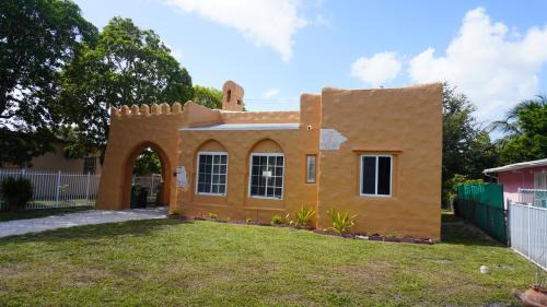 Opa-Locka House | Charming Historic Home with Modern Comforts