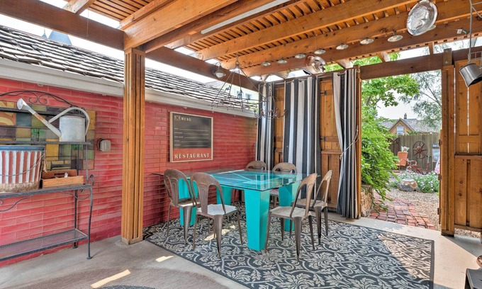 Victoria House | Charming Historic Home w/ Bridal Suite & Sunroom!
