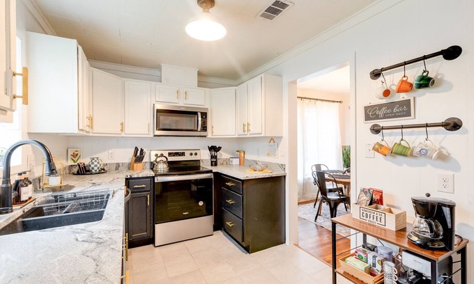 Laurel House | Charming Historic Laurel Home – Walk to Downtown!
