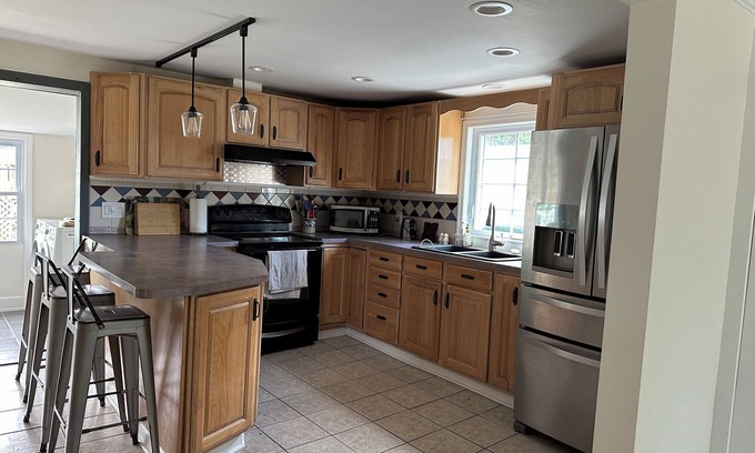 Mechanicsburg Other | Charming, historic 4-bedroom farmhouse with WiFi, AC in delightful Mechanicsburg