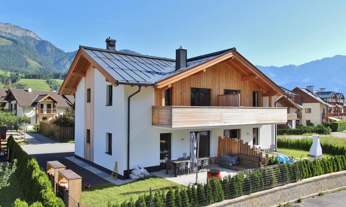 Leogang House | Charming holiday home near the ski bus