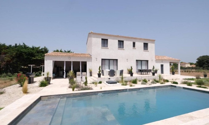 Arles Villa | Charming holiday home with private pool