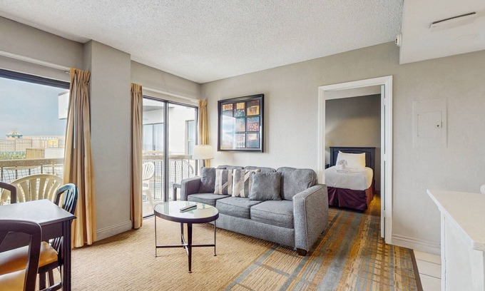 Southwest Orlando Condo | Charming home boasting waterfront views with pool, hot tub and wifi
