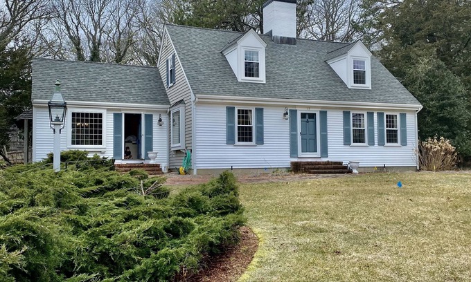 Osterville House | Charming home in Osterville close to beach! Includes beach pass
