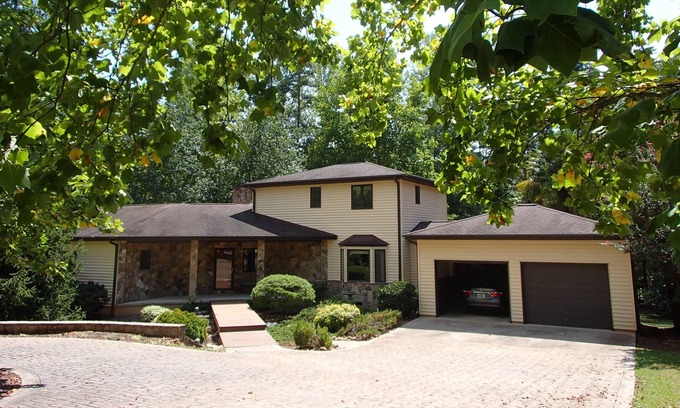 Anderson House | Charming home on Lake Hartwell