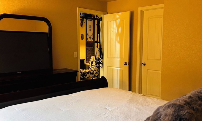Colorado Springs House | Charming home with full basement rental. Shared common space with host.