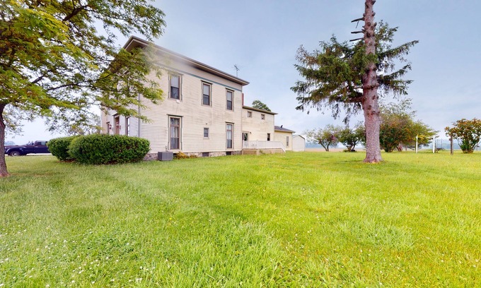 Penn Yan House | Charming home with firepit, skiing nearby, full kitchen, central AC, & W/D