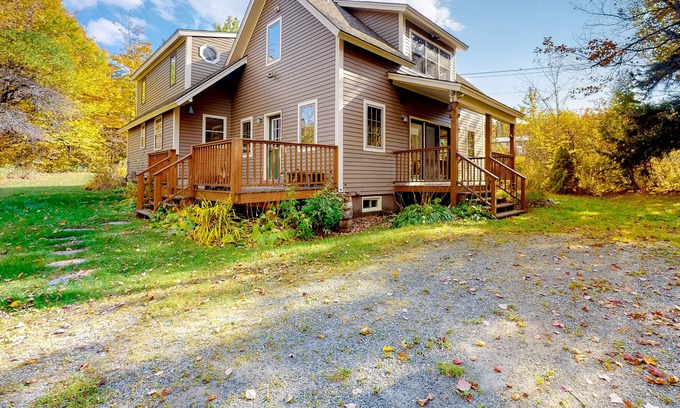 Wilmington House | Charming home with game room, full kitchen, deck, & washer/dryer