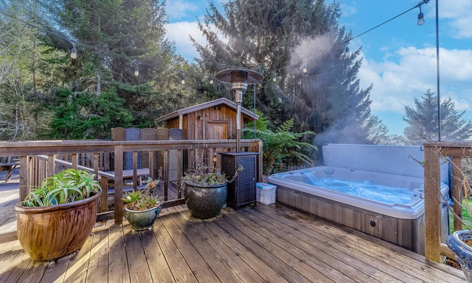 Fortuna House | Charming home with game room, full kitchen, washer/dryer, & patio - dog-friendly