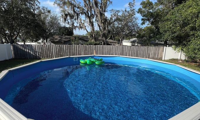 Spring Hill House | Charming Home with Pool