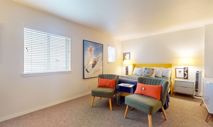 Port Townsend Apartment | Charming hotel suite just steps away from Downtown Port Townsend