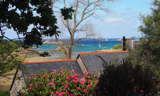 Penvenan House | Charming house with sea view