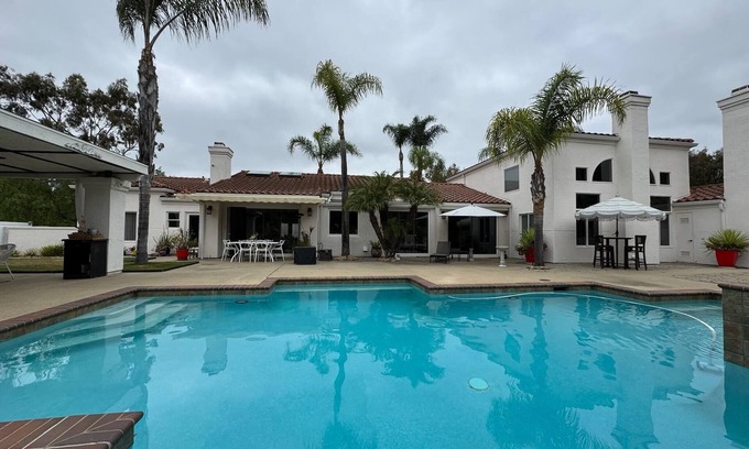 Encinitas House | Charming house in wonderful Encinitas with WiFi, AC, Sauna, Pool, Jacuzzi.