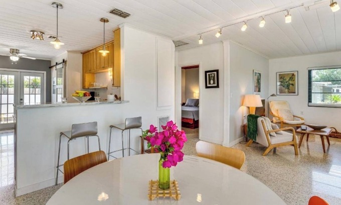 Englewood South House | Charming house near beach.