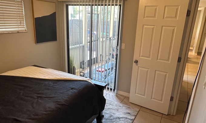 Northwest Orlando House | Charming house with AC, fitness equipment, & WIFI in the city of Orlando.