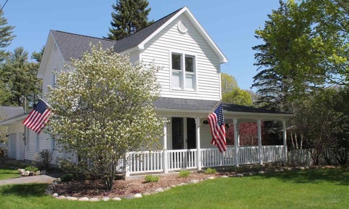 Harbor Springs House | Charming in-town modern farmhouse-3 bedroom/2 bath. Walk to beach and shops.