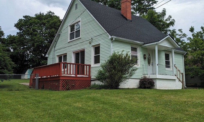 Frankfort House | Charming KY Cottage