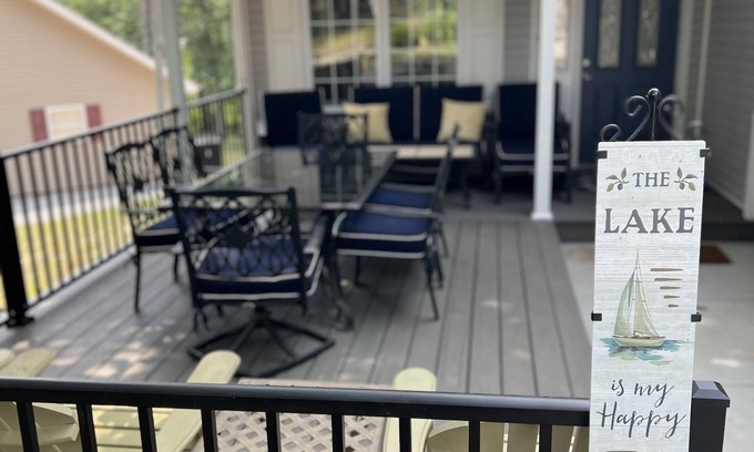 Gilbertsville House | Charming KY Lake Waterfront Home with Dock
