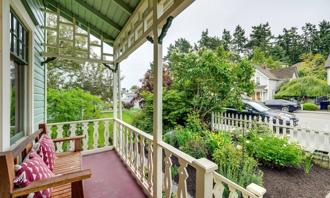 La Conner House | Charming La Conner Vacation Home w/Fireplace!