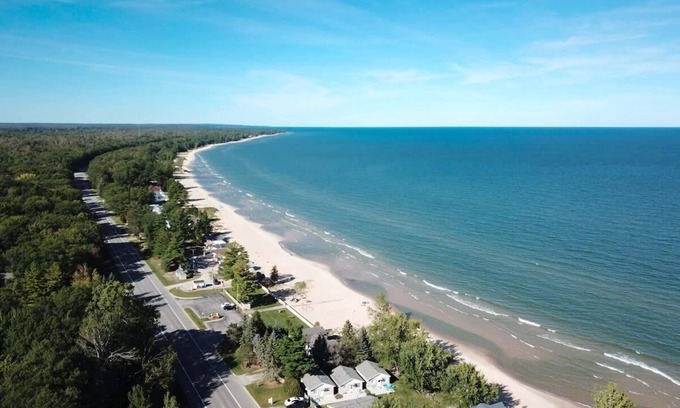 Oscoda House | Charming Lake Huron Cottage Private Beach Access