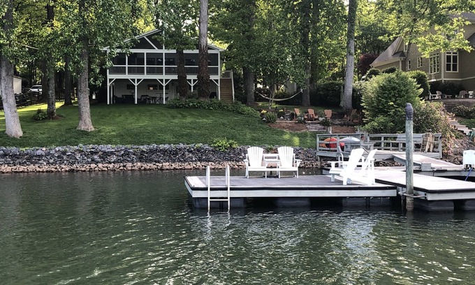 Mount Mourne House | Charming Lake Norman Home- Beautiful Quiet Cove "Great for Family's."