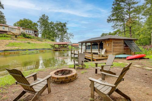 Milledgeville House | Charming Lake Sinclair Cabin Fire Pit, Dock