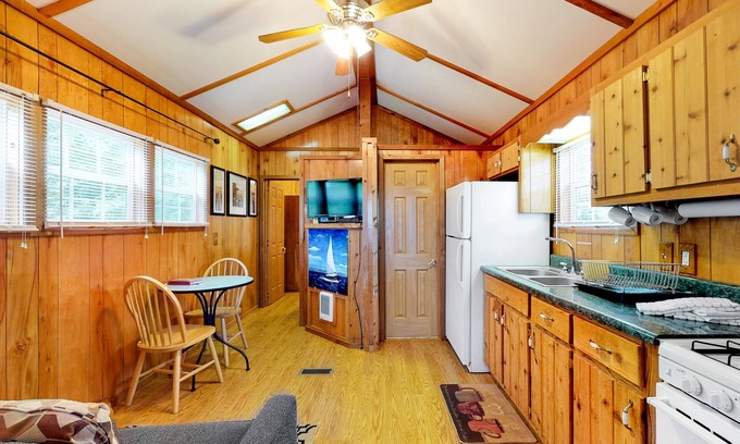 Leesville House | Charming lakefront cabin on two acres with dock & firepit