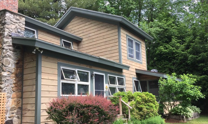 North Egremont House | Charming lakefront home in the heart of the Berkshires