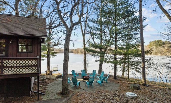 Wautoma House | Charming Lakeside Escape on Peaceful Nature Lake