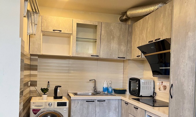 Truc Bach Apartment | Charming Lakeview Studio Near West Lake – Peaceful & Cozy