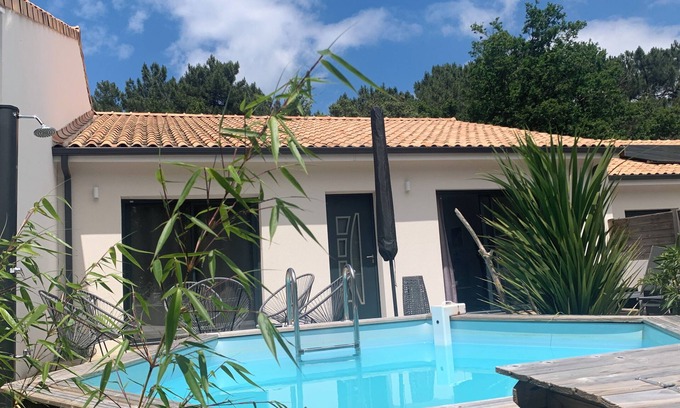 Le Verdon-sur-Mer Villa | Charming Le Verdon-sur-Mer Villa with Private Pool and Garden