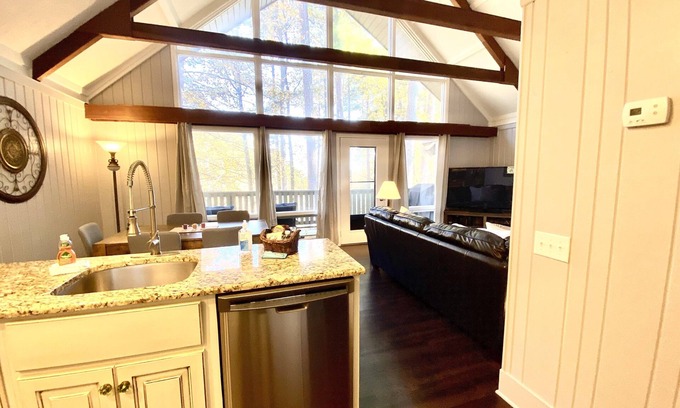 Salem Condo | Charming loft condo overlooking the 10th hole at Keowee Key.