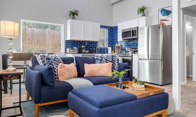 Fort Worth House | Charming Loft in the Heart of Fort Worth - Steps to Starbucks, Shopping & More!