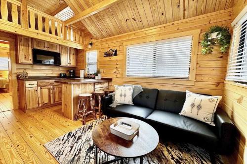 Marion House | Charming Log Cabin with Loft on Lake James- Private Resort Amenities