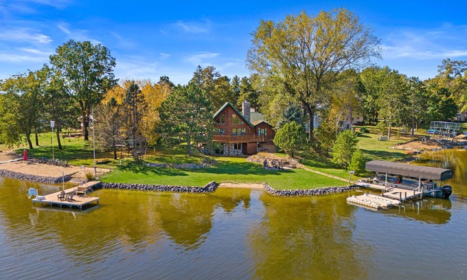 Nekoosa House | Charming Log Home on Lake Camelot – Perfect for Family Getaways!