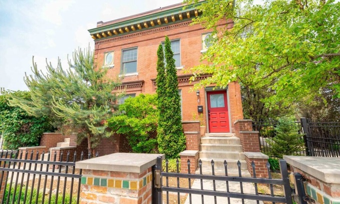 Brush Park Apartment | Charming Lower-Level Flat, Walk to Sports Stadiums