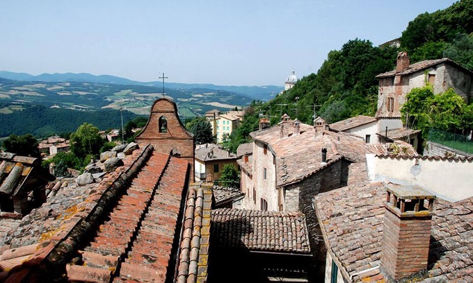 Todi Apartment | Charming Medieval Townhouse with Breathtaking Views in the historic centre Todi