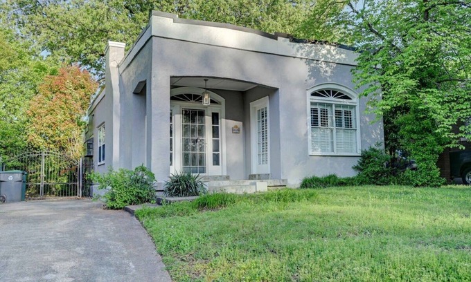 Evergreen House | Charming Midtown-Evergreen Bungalow