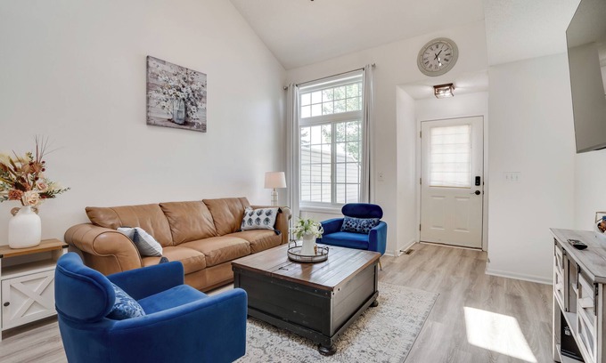 Woodbury House | Charming Minnesota Townhome - Near Beach & Golf!
