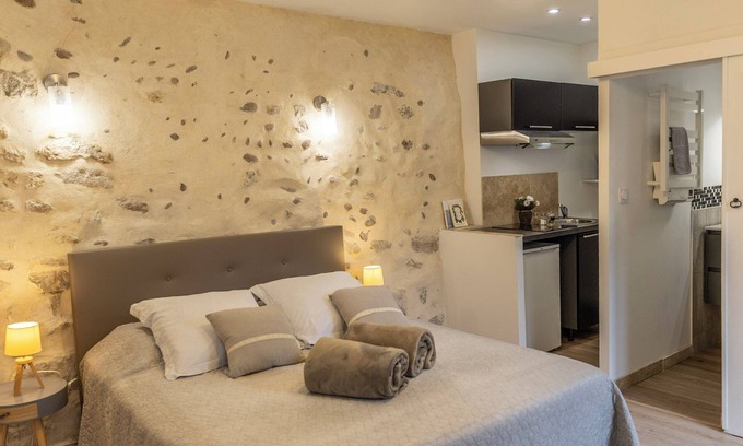 Eyragues Apartment | Charming modern apartment in a quiet Provencal house in Eyragues Alpilles