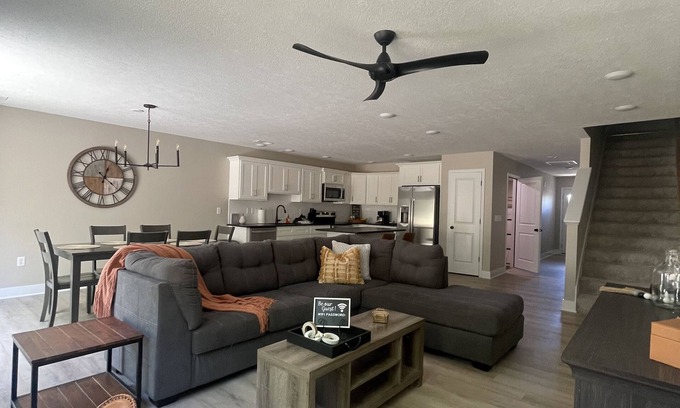 Elizabethtown House | Charming, Modern, New Construction Retreat – Right in the Heart of Etown